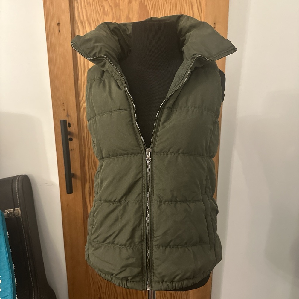 Old Navy Green Puffer Vest